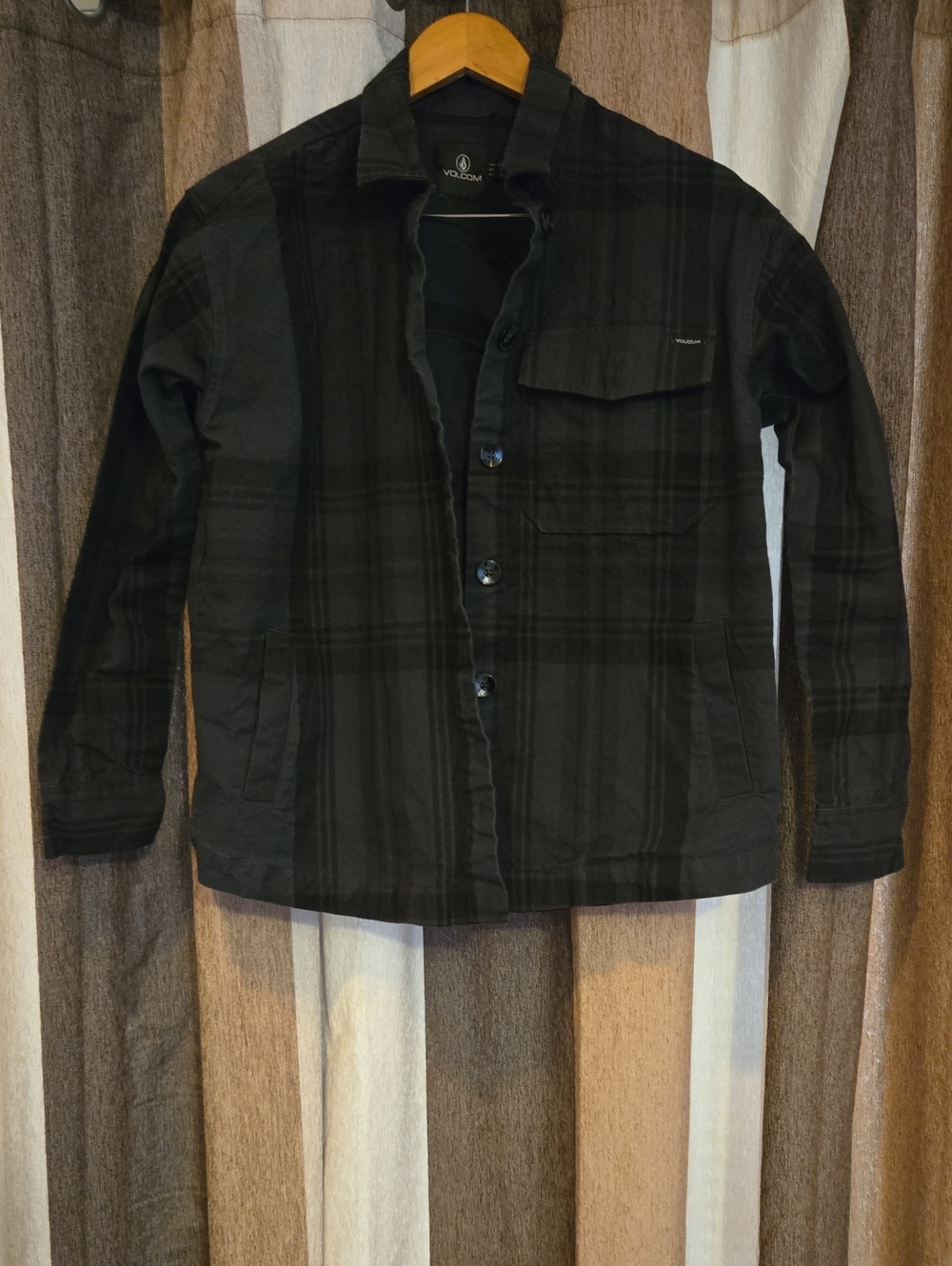 Volcom Black Plaid Lightweight Shirt Jacket